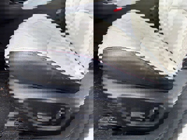 Used 2018 MAZDA MAZDA3 Grand Touring image 8