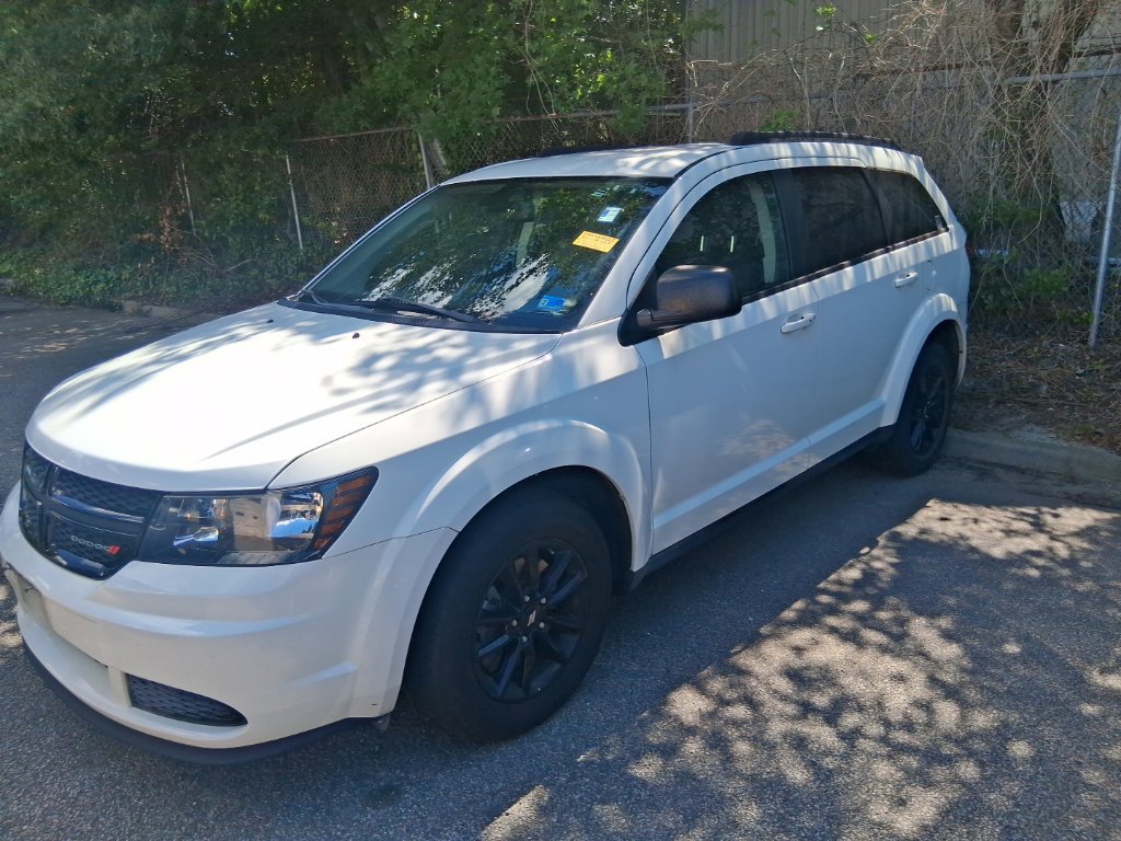 Used 2020 Dodge Journey SE w/ SE Popular Equipment Group FWD image 1