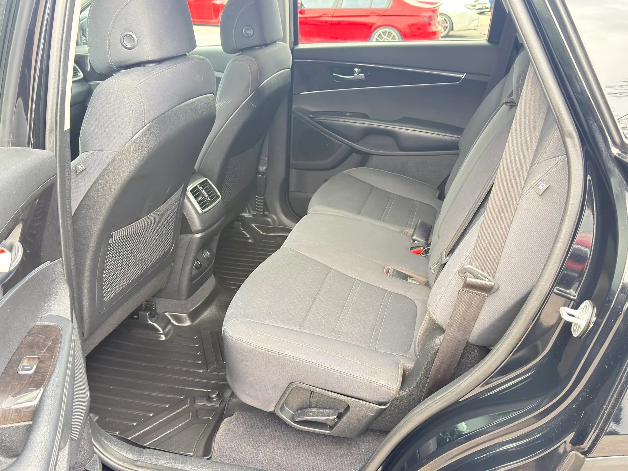 Used 2017 Kia Sorento AWD image 12