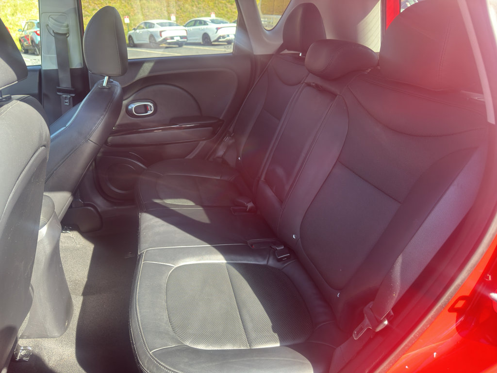 Used 2016 Kia Soul ! w/ Premium Package FWD image 12