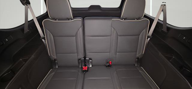 New 2026 Chevrolet Suburban Premier w/ Sun And Tow Package AWD/4WD image 33