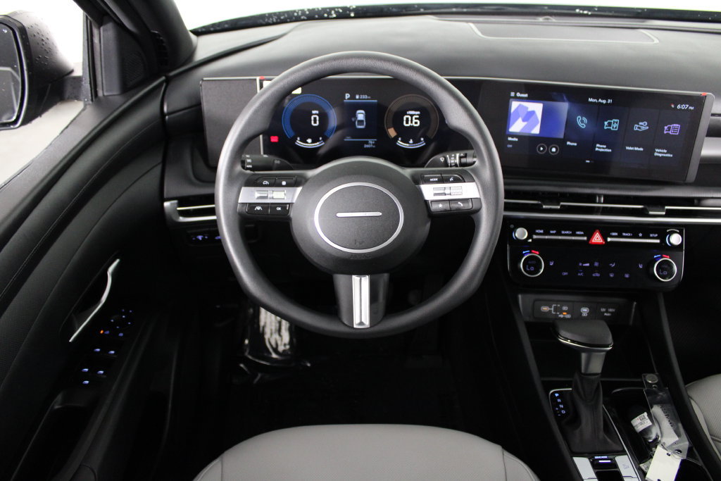 Certified 2026 Hyundai Santa Cruz SEL FWD image 8