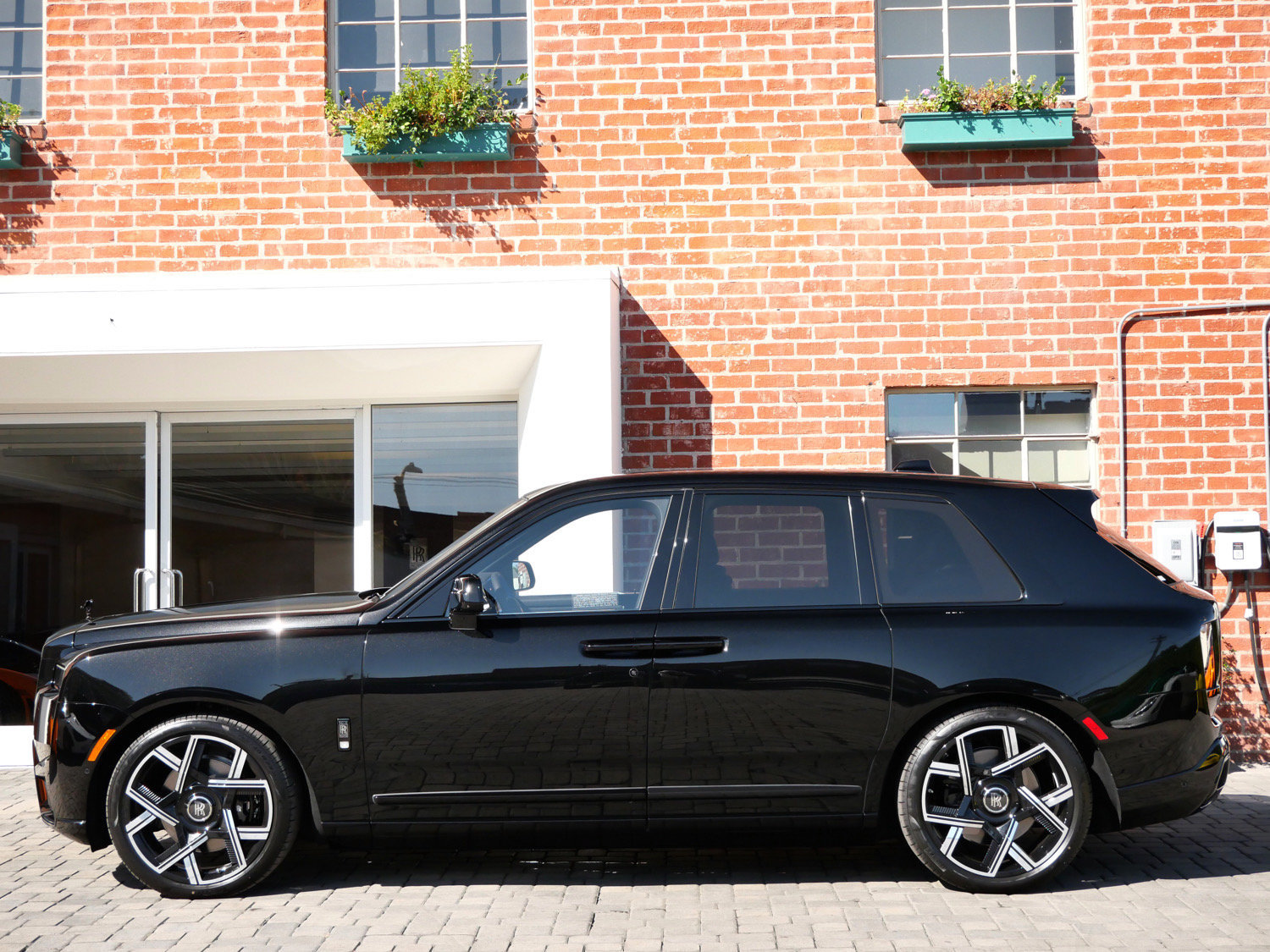 New 2027 Rolls-Royce Cullinan Black Badge AWD/4WD image 3