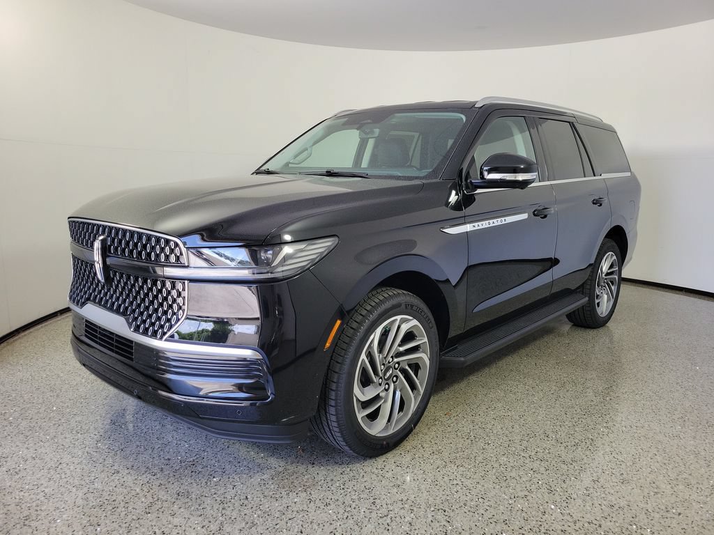 New 2027 Lincoln Navigator Premiere RWD image 2