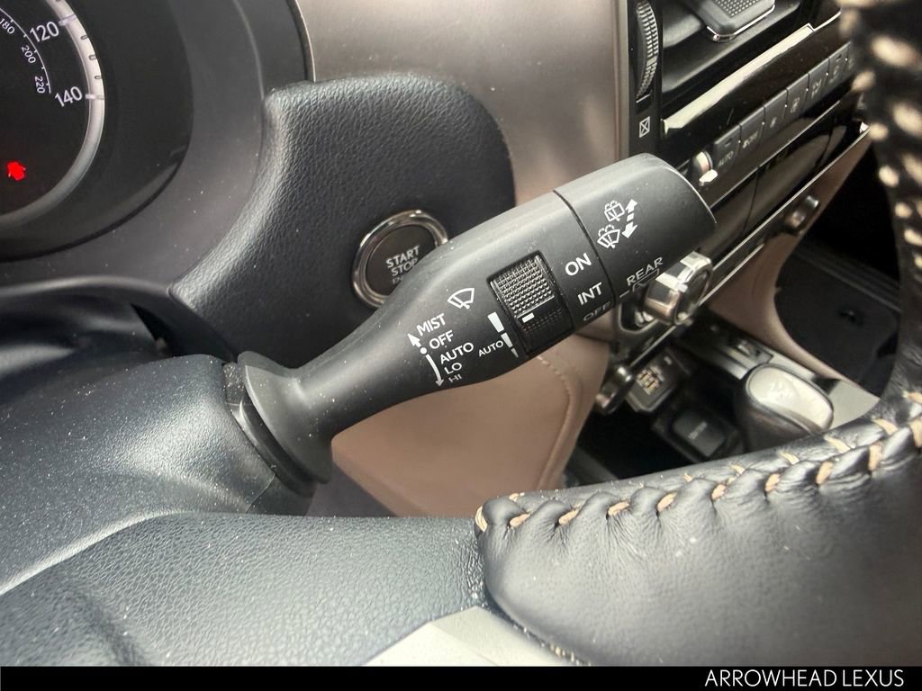 Used 2022 Lexus GX 460 Premium w/ Premium Package image 18