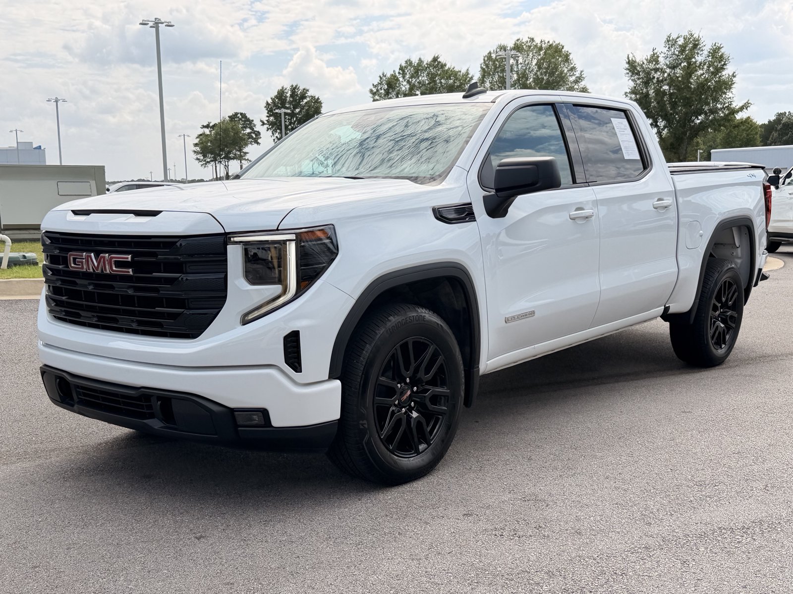 Used 2024 GMC Sierra 1500 Elevation AWD/4WD image 7