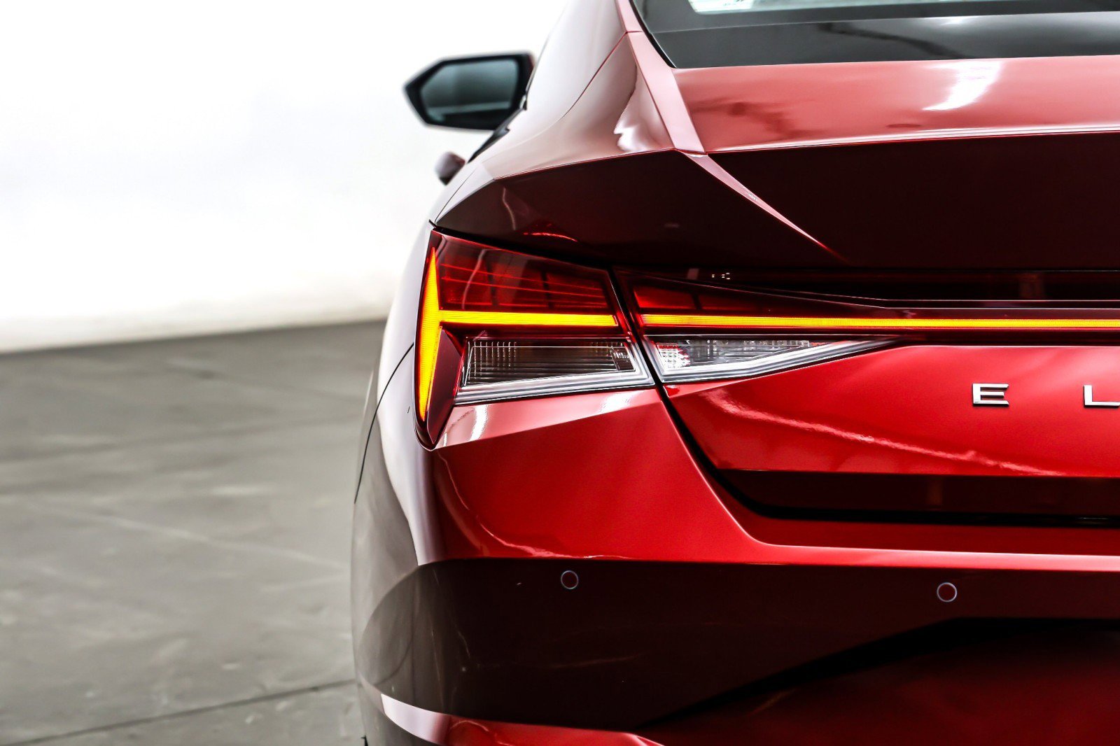 Used 2023 Hyundai Elantra Limited image 15