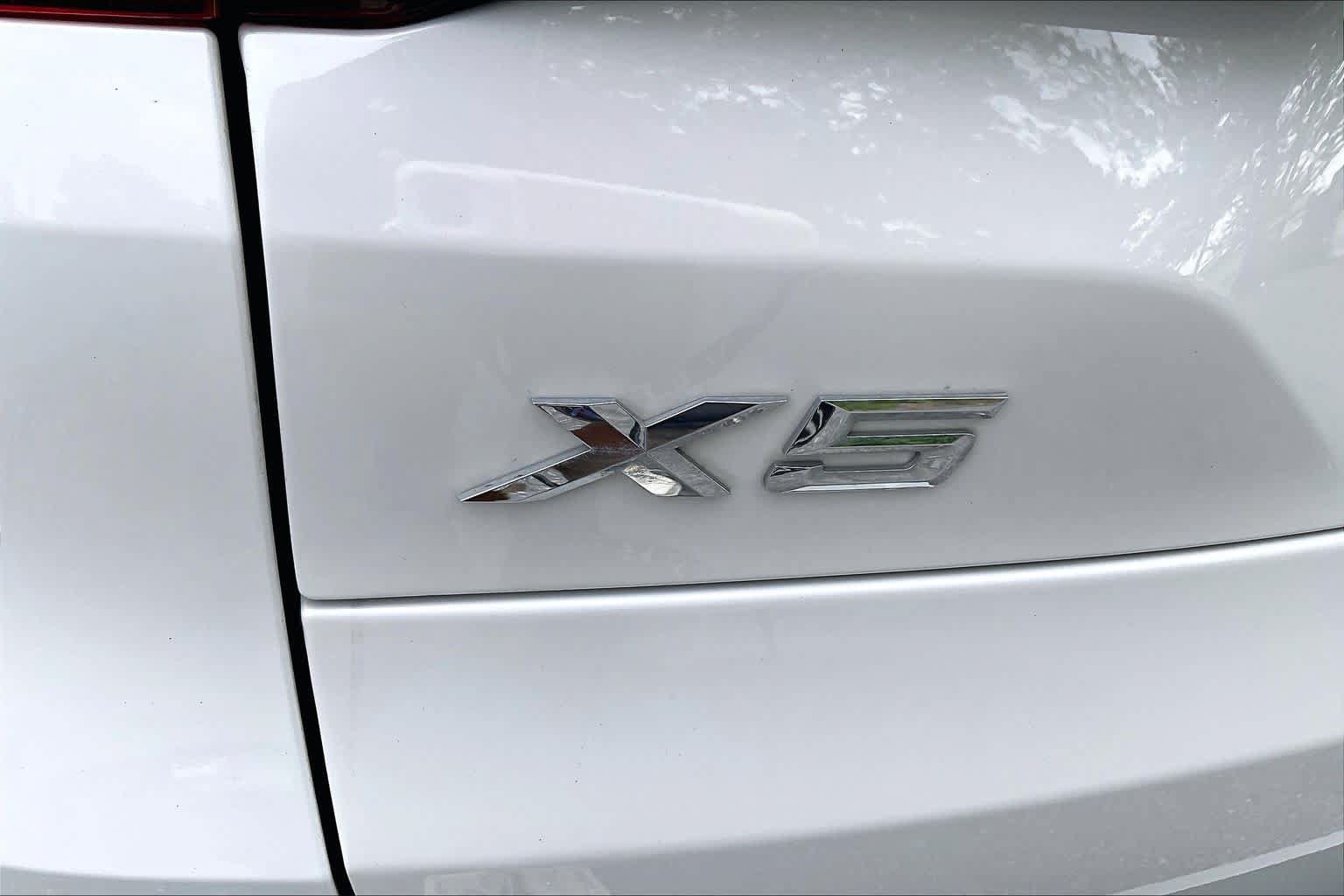 Used 2022 BMW X5 xDrive40i w/ Premium Package AWD/4WD image 32