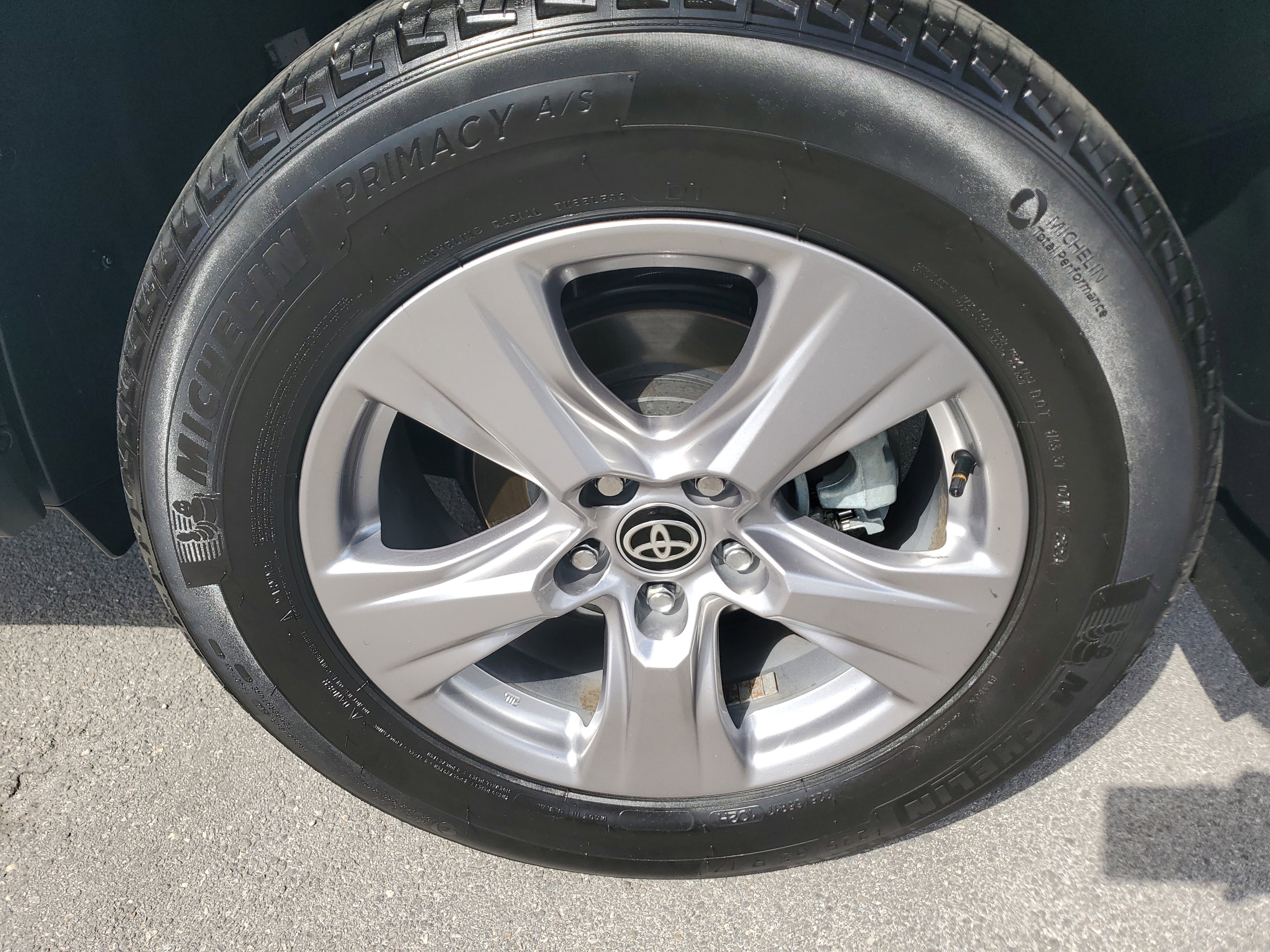 Used 2024 Toyota RAV4 XLE image 28