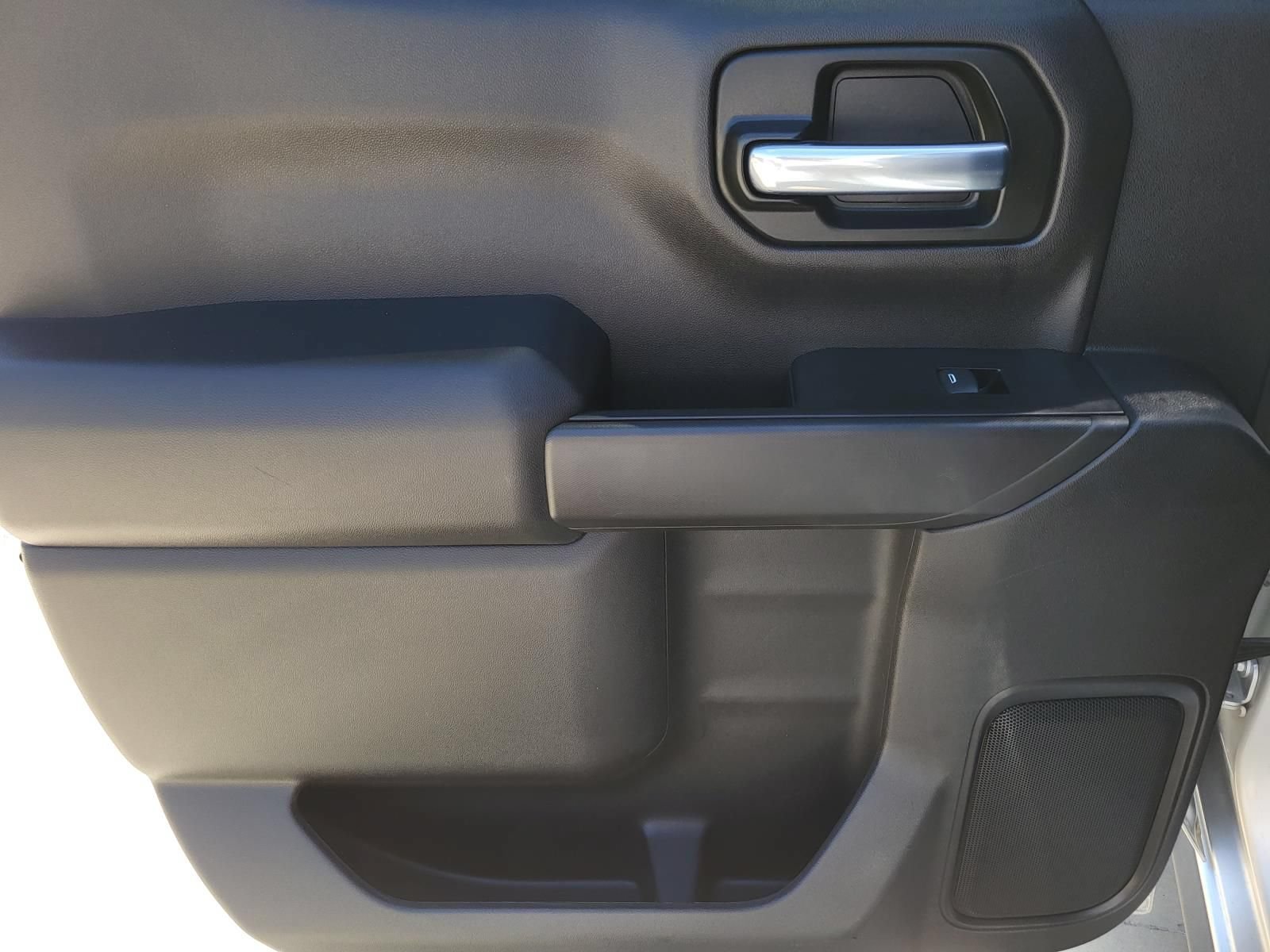 Used 2019 Chevrolet Silverado 1500 LT w/ Texas Edition AWD/4WD image 11