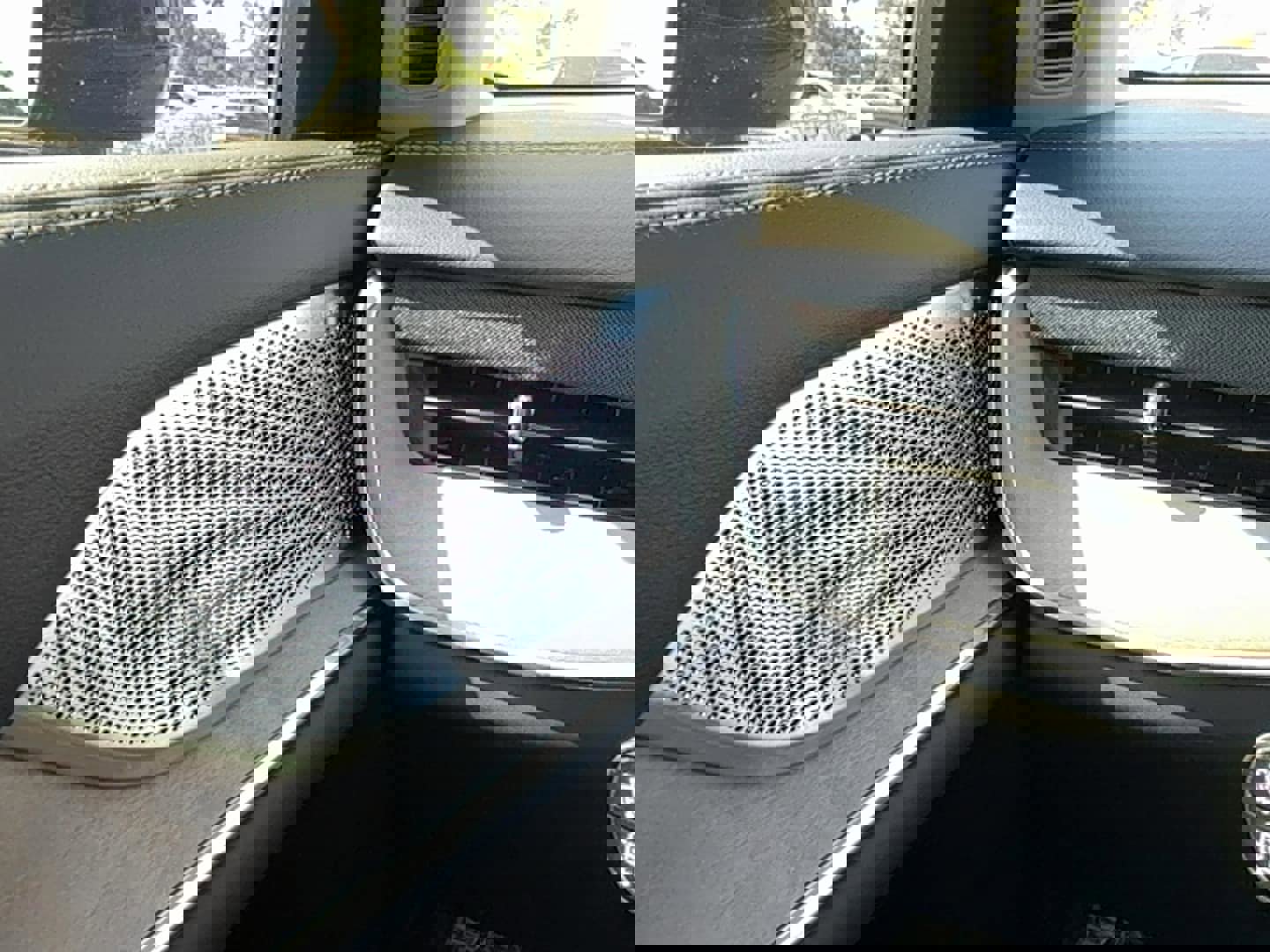 Certified 2025 Volvo EX90 Ultra image 20