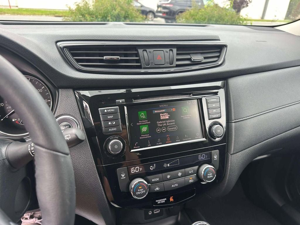 Used 2018 Nissan Rogue SV w/ Premium Package AWD/4WD image 29