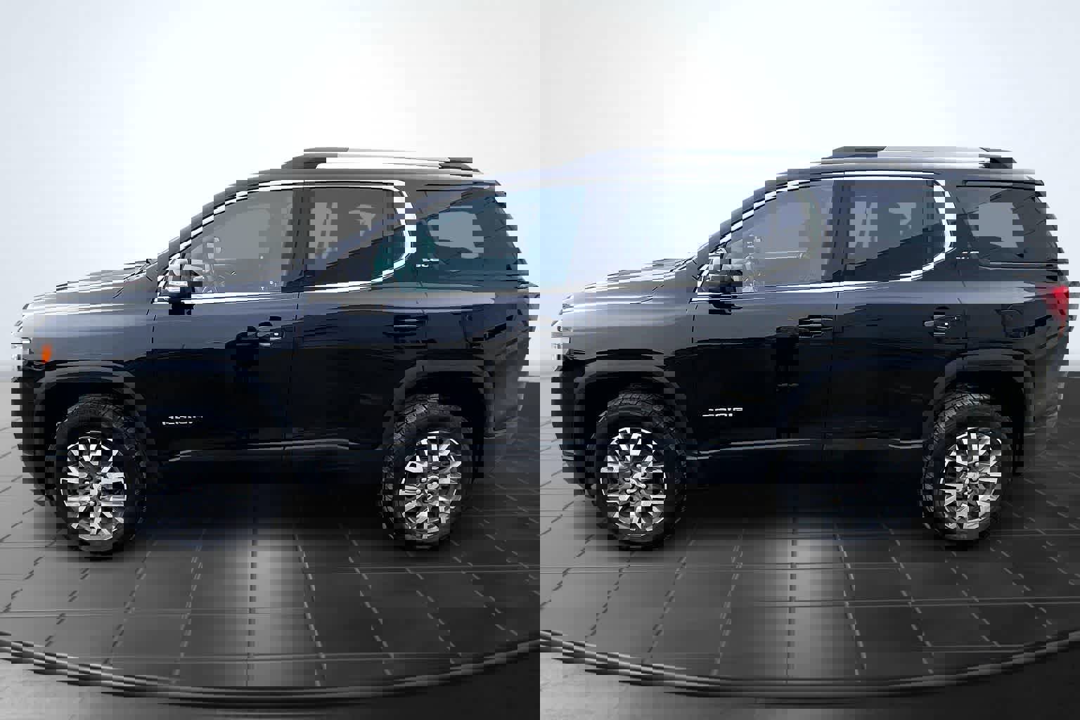 Used 2023 GMC Acadia SLE w/ Driver Convenience Package image 3