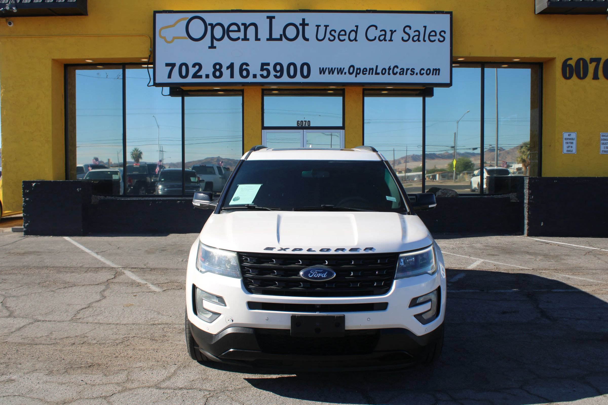Used 2017 Ford Explorer Sport w/ Equipment Group 401A AWD/4WD image 3