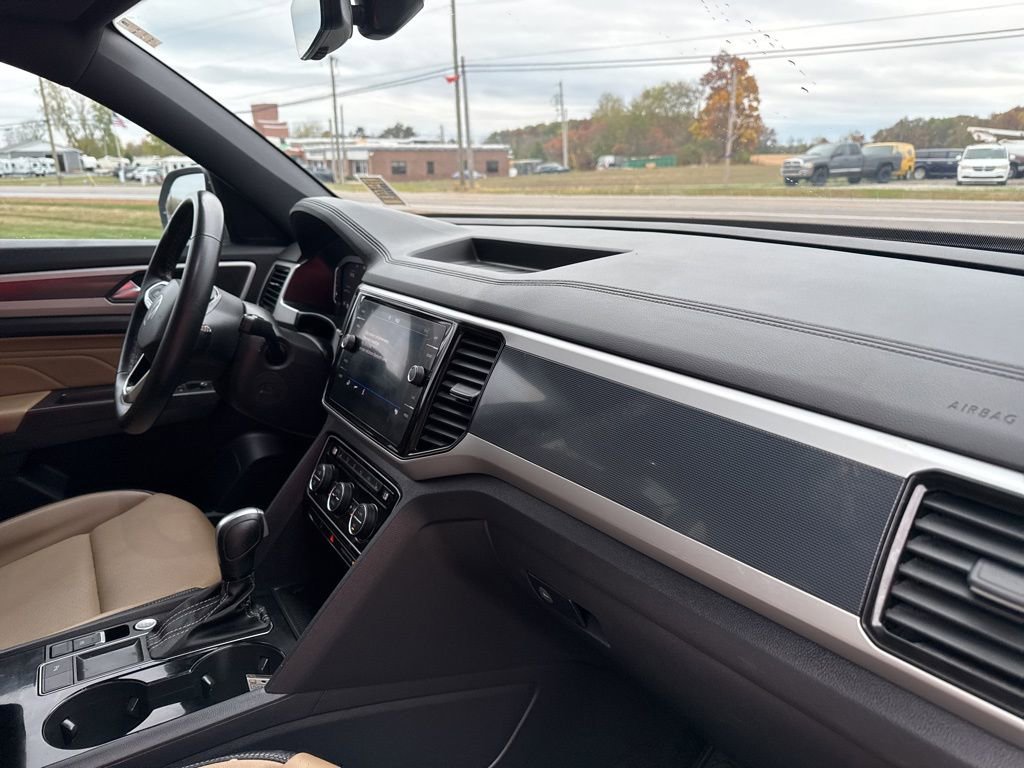 Used 2022 Volkswagen Atlas Cross Sport SE image 19