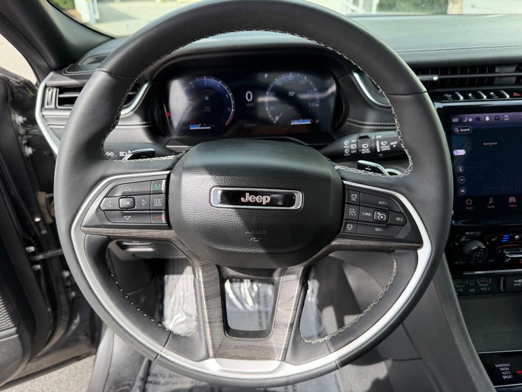 Used 2024 Jeep Grand Cherokee L Limited w/ Luxury Tech Group II image 22