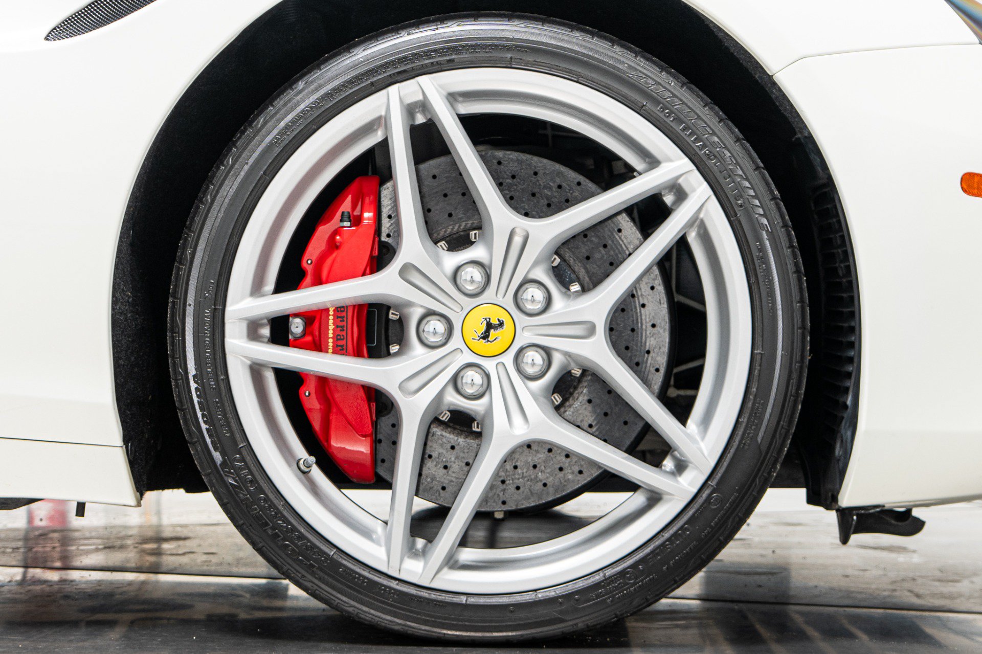 Used 2016 Ferrari California T RWD image 46