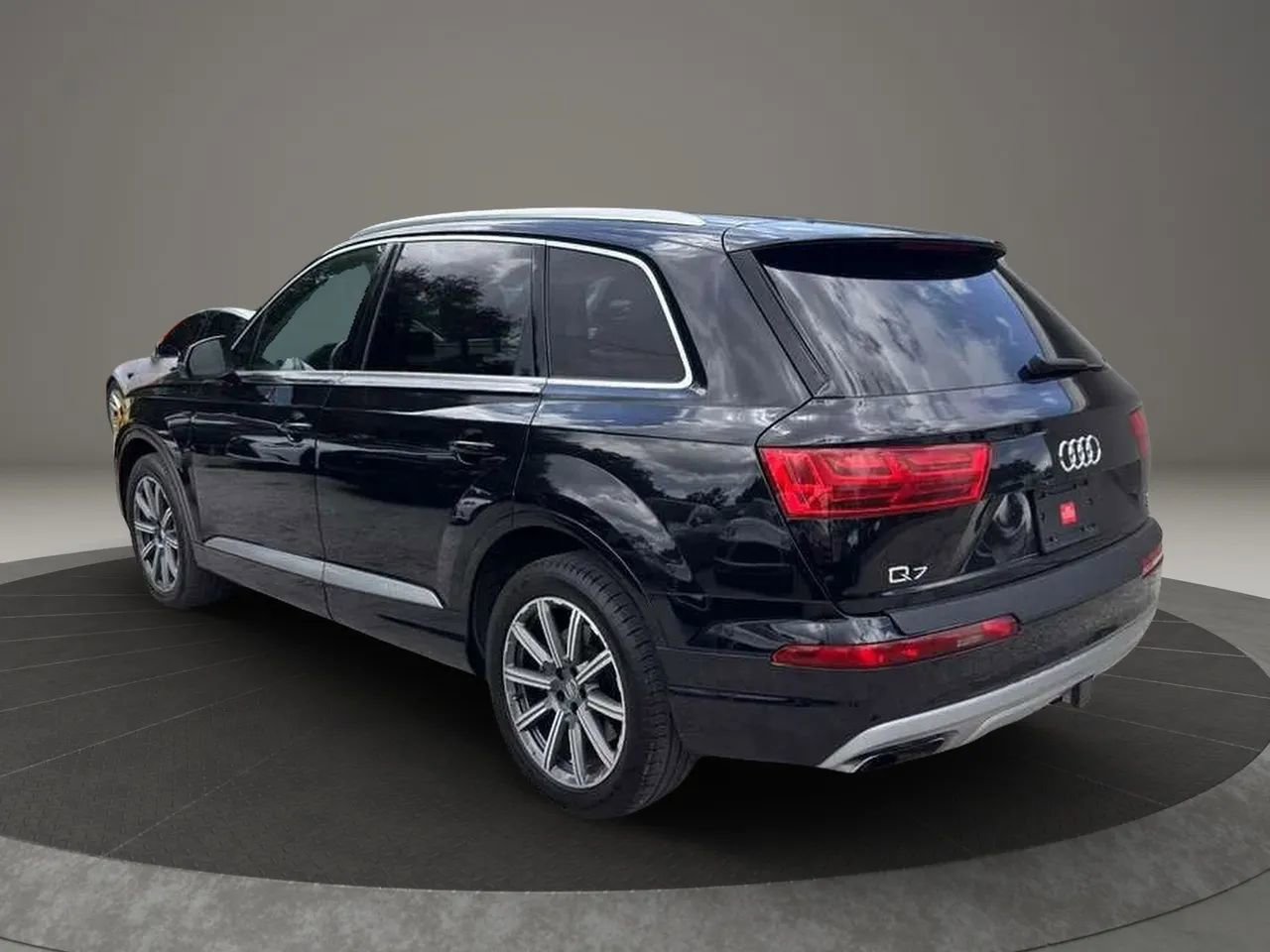 Used 2018 Audi Q7 3.0T Prestige w/ Prestige Package AWD/4WD image 3