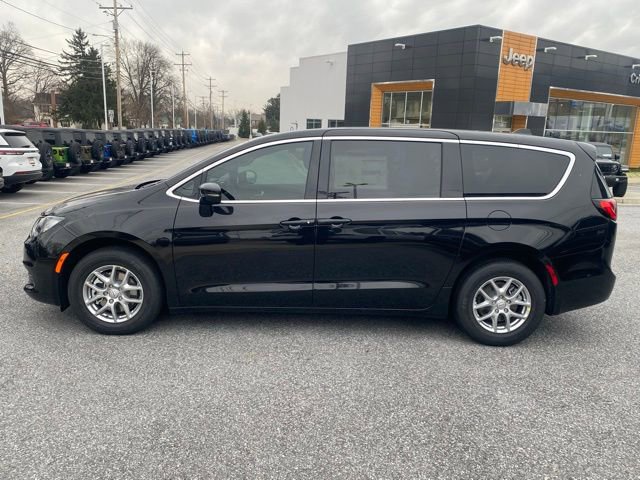 New 2026 Chrysler Voyager LX image 4