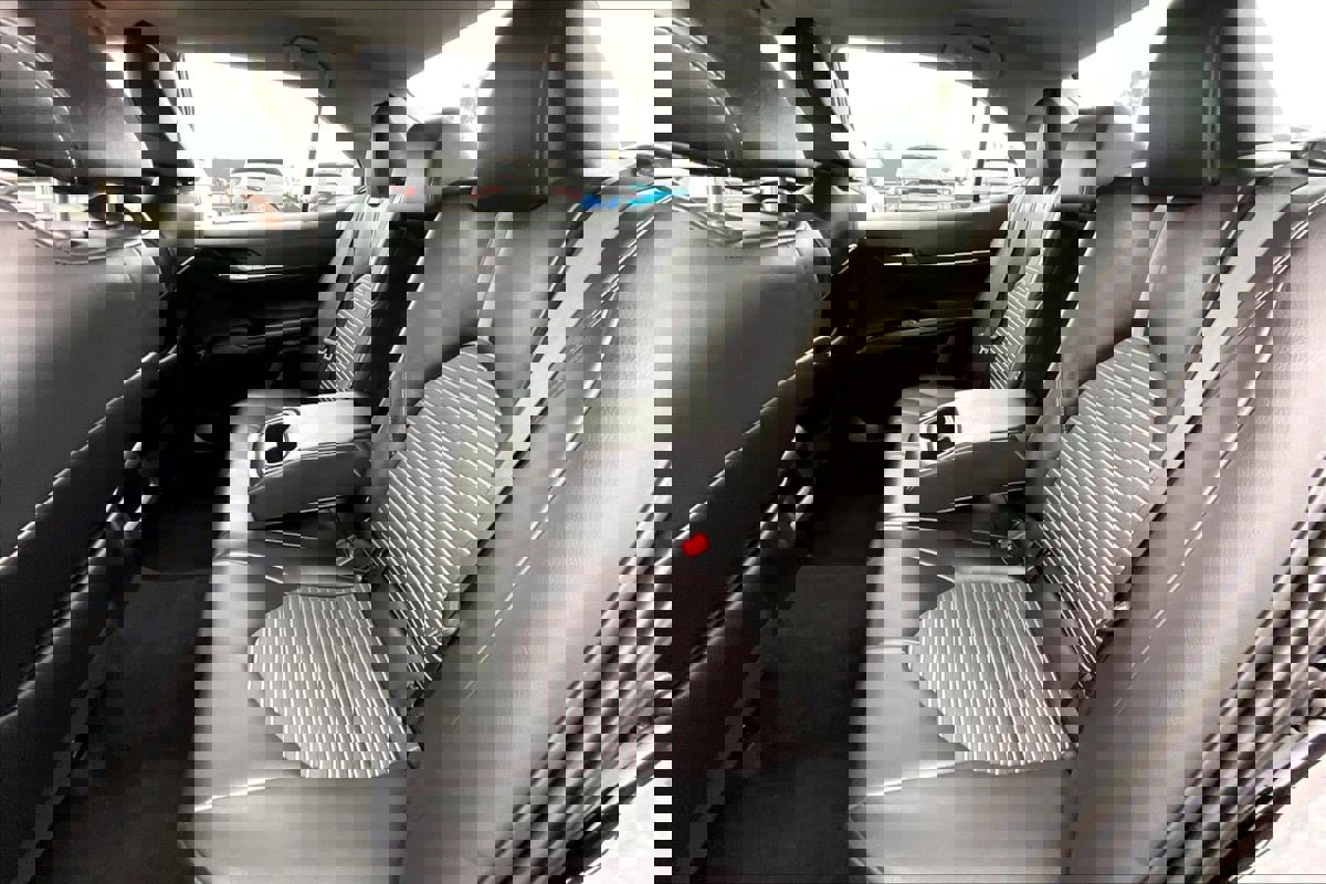 Used 2024 Toyota Camry SE image 21