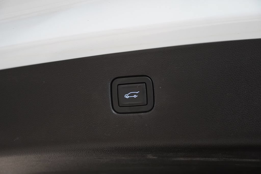 Used 2019 Chevrolet Blazer Premier w/ Sun and Wheels Package FWD image 11