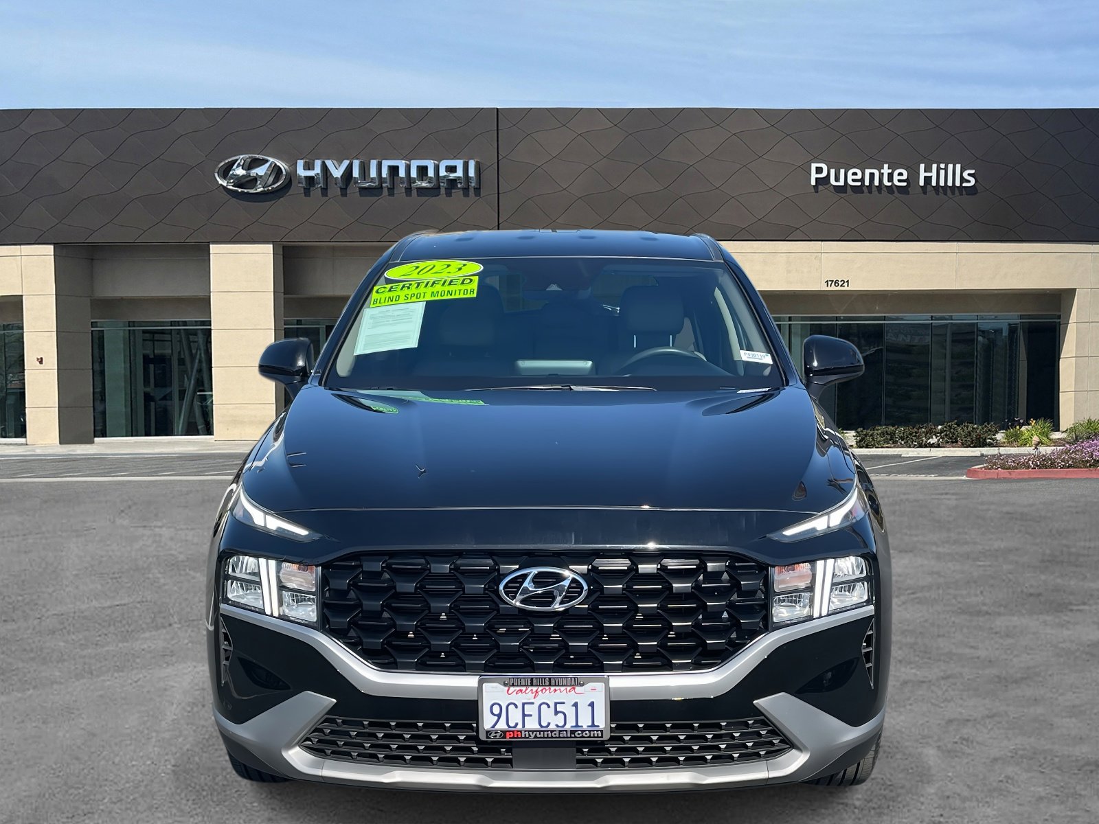 Certified 2023 Hyundai Santa Fe SE image 2
