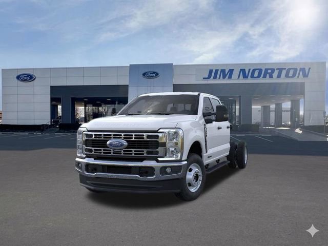 New 2026 Ford F350 XL w/ XL Chrome Package image 3