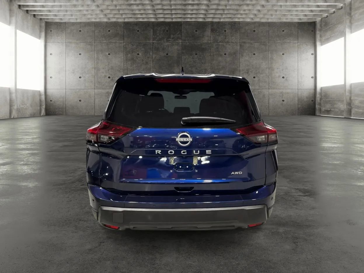 Used 2025 Nissan Rogue SV image 4