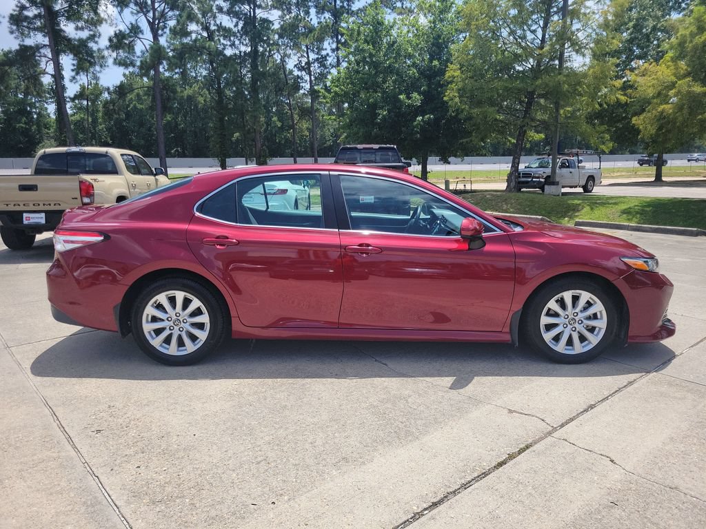 Certified 2018 Toyota Camry LE FWD image 10