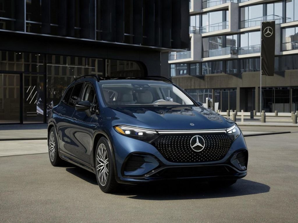 New 2026 Mercedes-Benz EQS 400 4MATIC SUV image 9