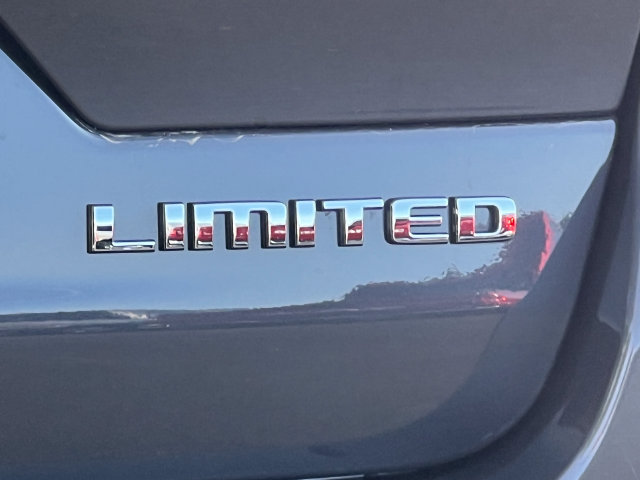 Used 2023 Jeep Grand Cherokee Limited w/ Luxury Tech Group II AWD/4WD image 9