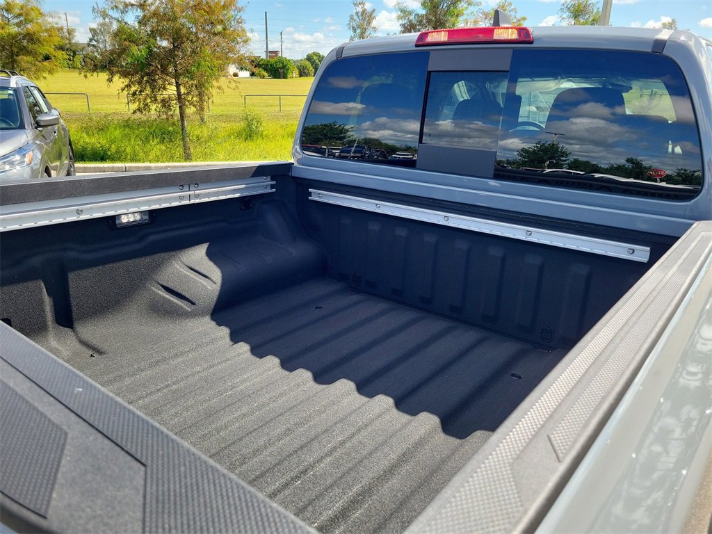 New 2026 Nissan Frontier PRO-4X w/ Pro-4x Convenience Package image 3