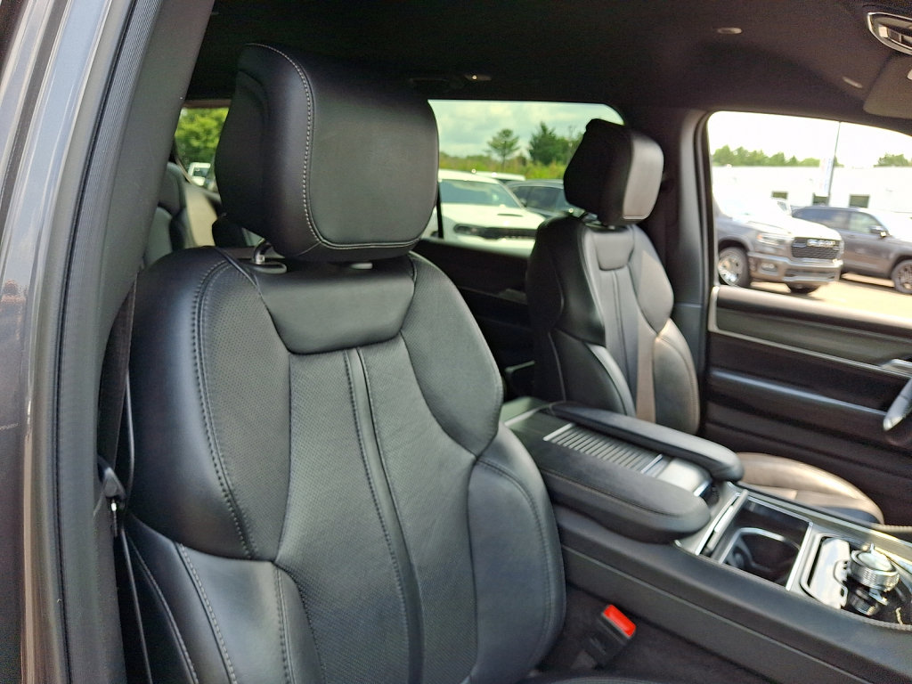 Used 2024 Jeep Wagoneer Series II AWD/4WD image 13