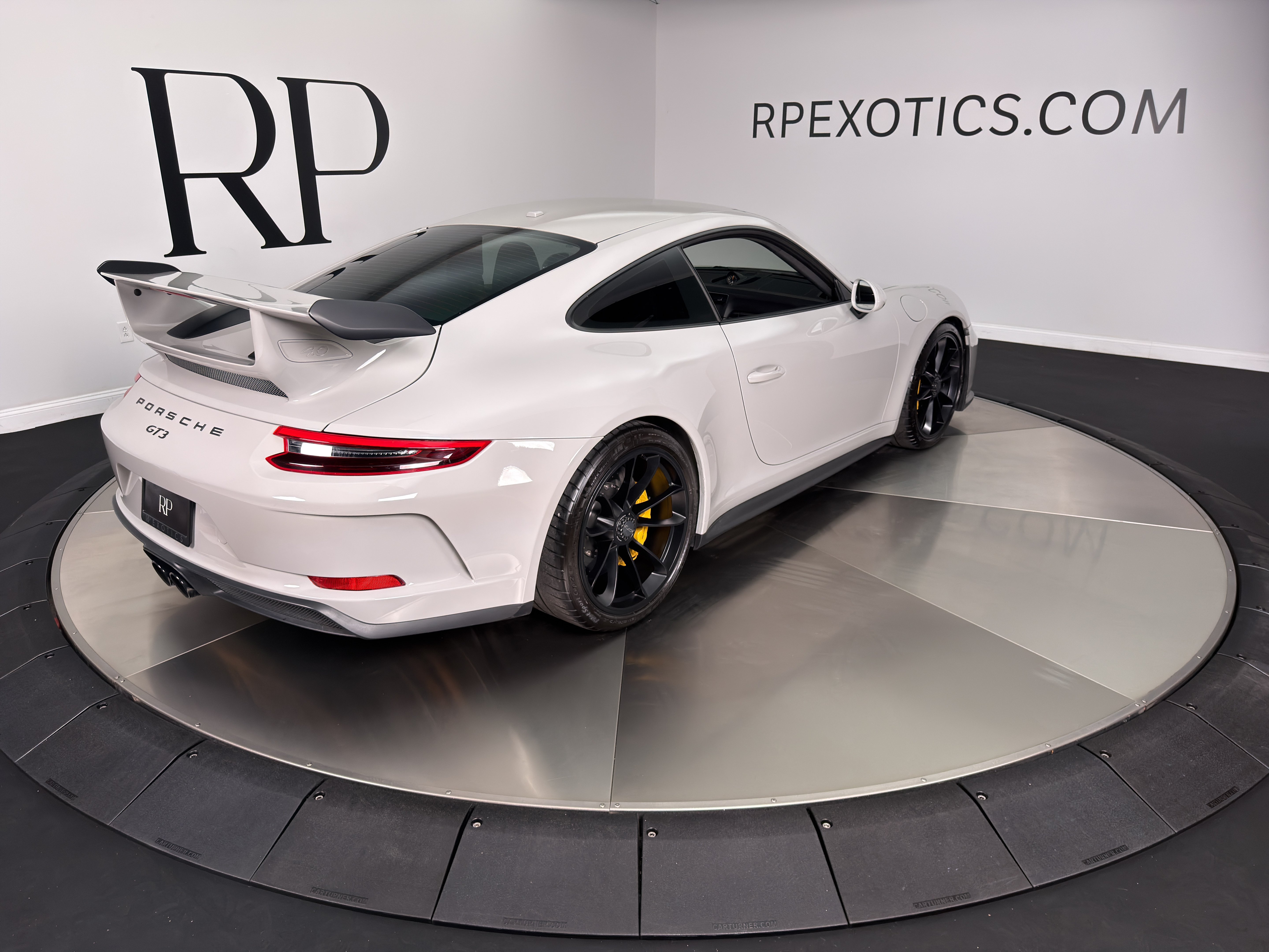 Used 2018 Porsche 911 GT3 RWD image 6