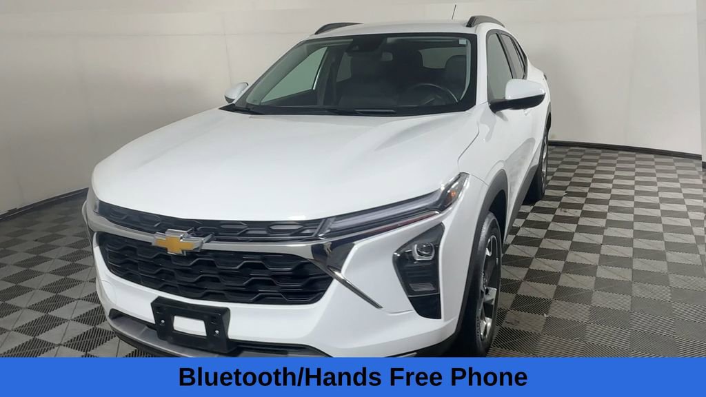 Used 2024 Chevrolet Trax LT w/ Driver Confidence Package FWD image 10