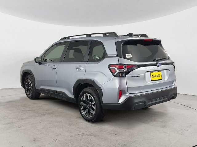 Used 2025 Subaru Forester Premium AWD/4WD image 3