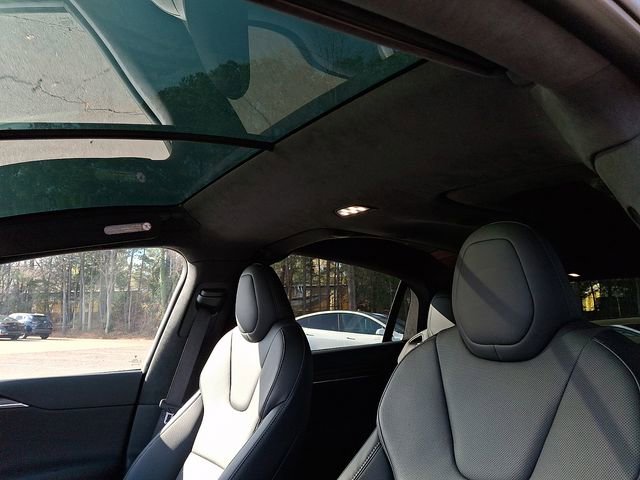 Used 2022 Tesla Model X Plaid image 20