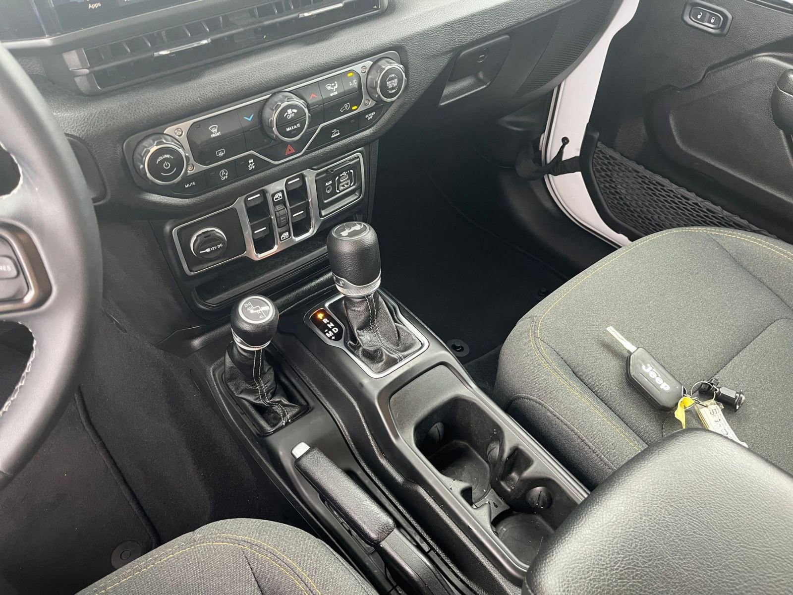 Used 2025 Jeep Wrangler Sport S image 40