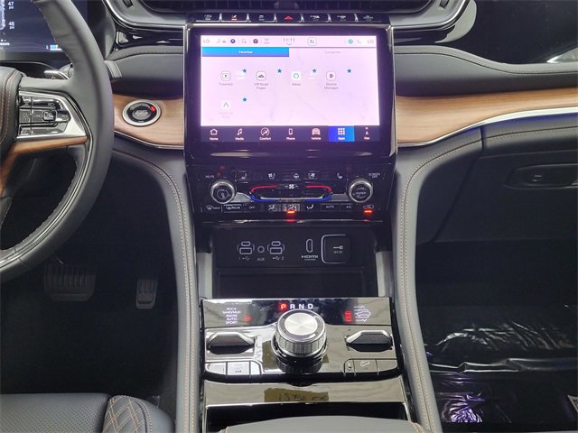 New 2025 Jeep Grand Cherokee Summit image 23