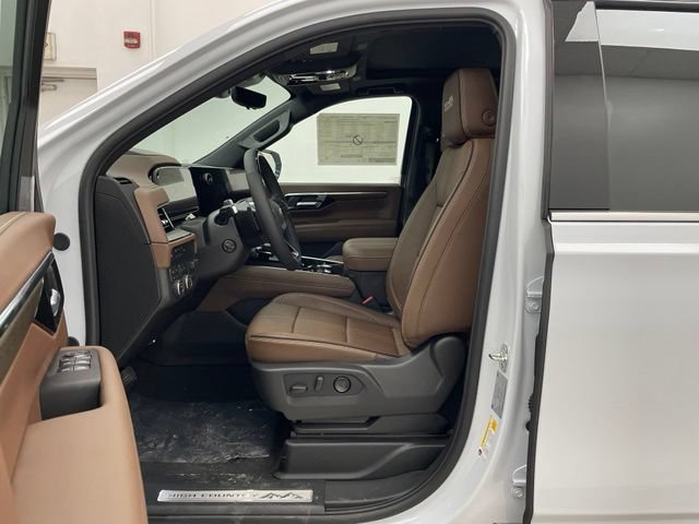 New 2026 Chevrolet Suburban High Country AWD/4WD image 8