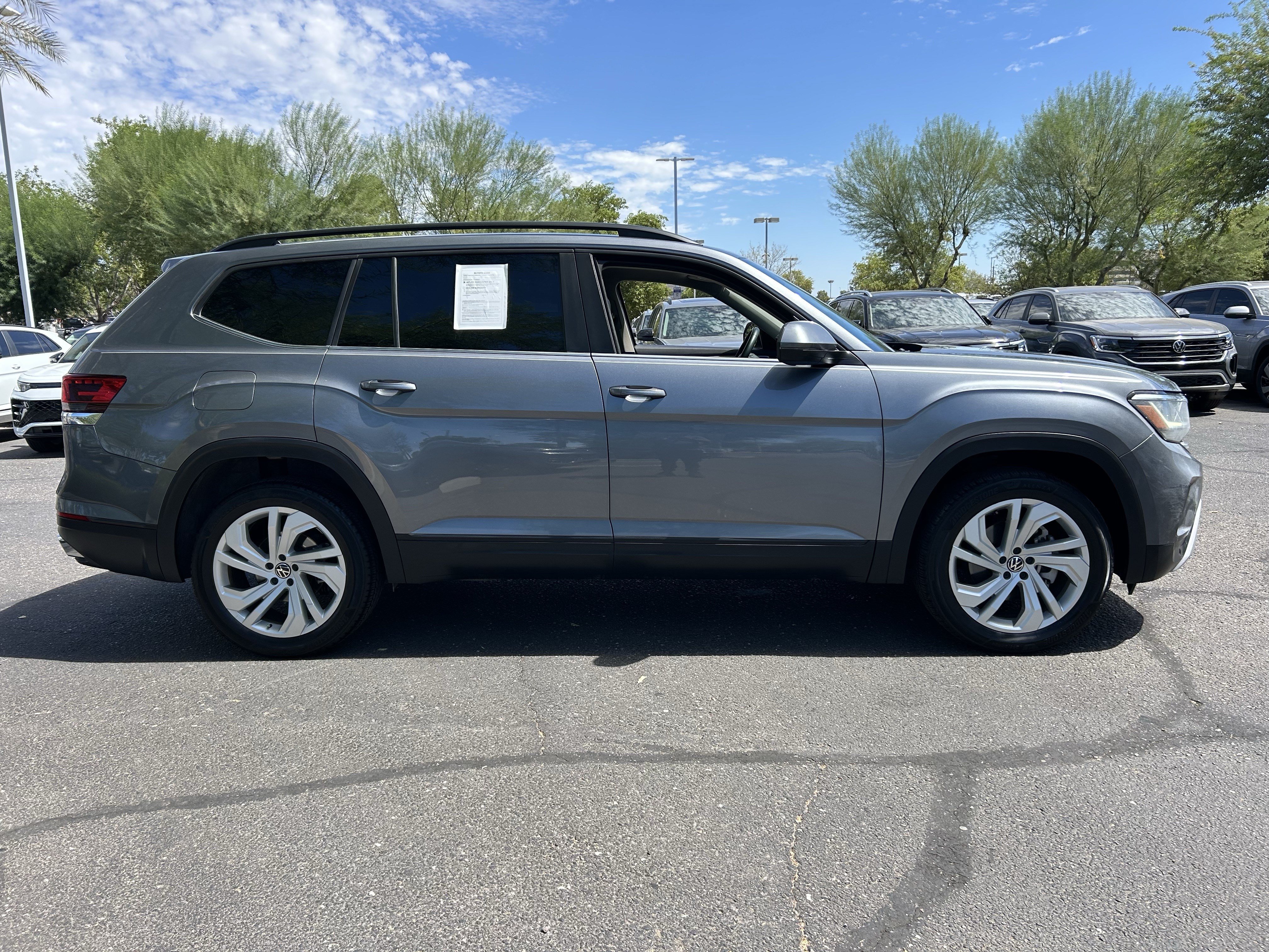 Used 2023 Volkswagen Atlas SE w/ Panoramic Sunroof Package FWD image 5