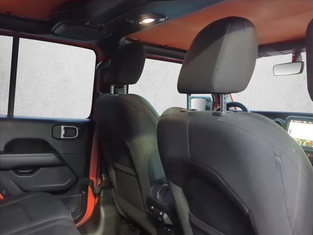 Used 2018 Jeep Wrangler Unlimited Sahara image 18