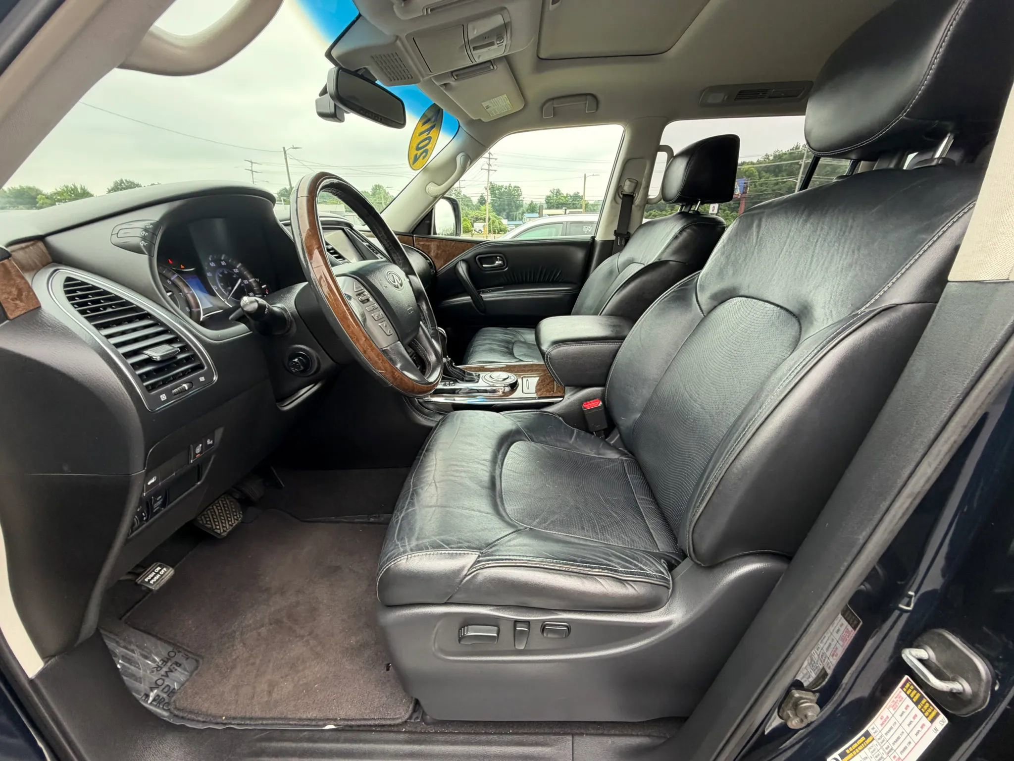 Used 2017 INFINITI QX80 2WD w/ Driver Assistance Package image 11