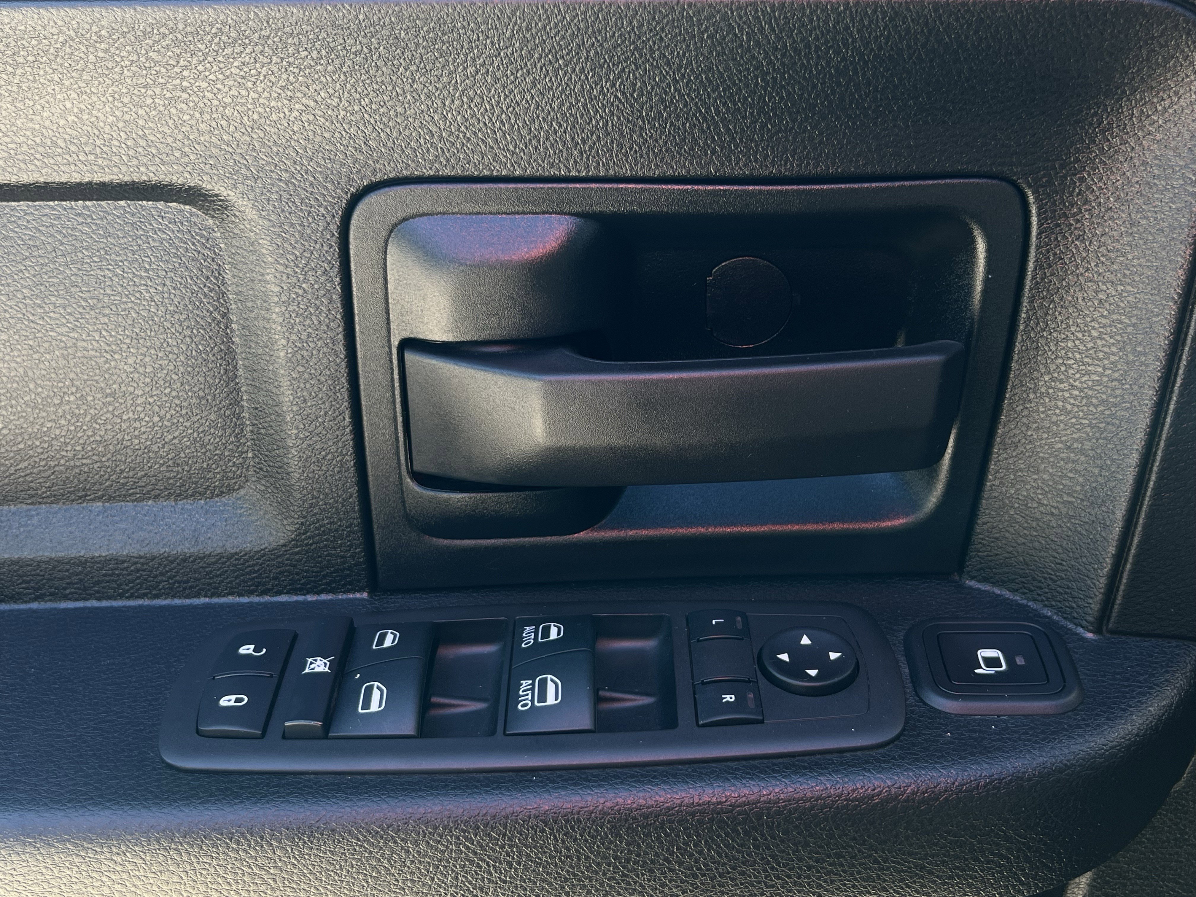 Used 2024 RAM 3500 Tradesman w/ Chrome Appearance Group image 27