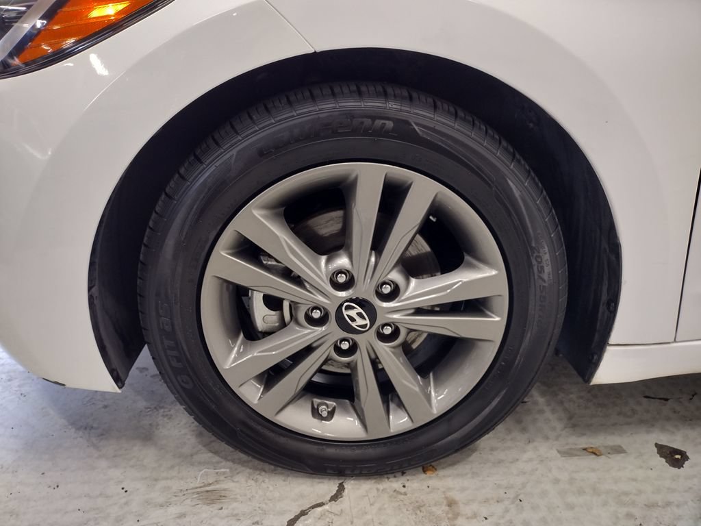 Used 2018 Hyundai Elantra SEL FWD image 5
