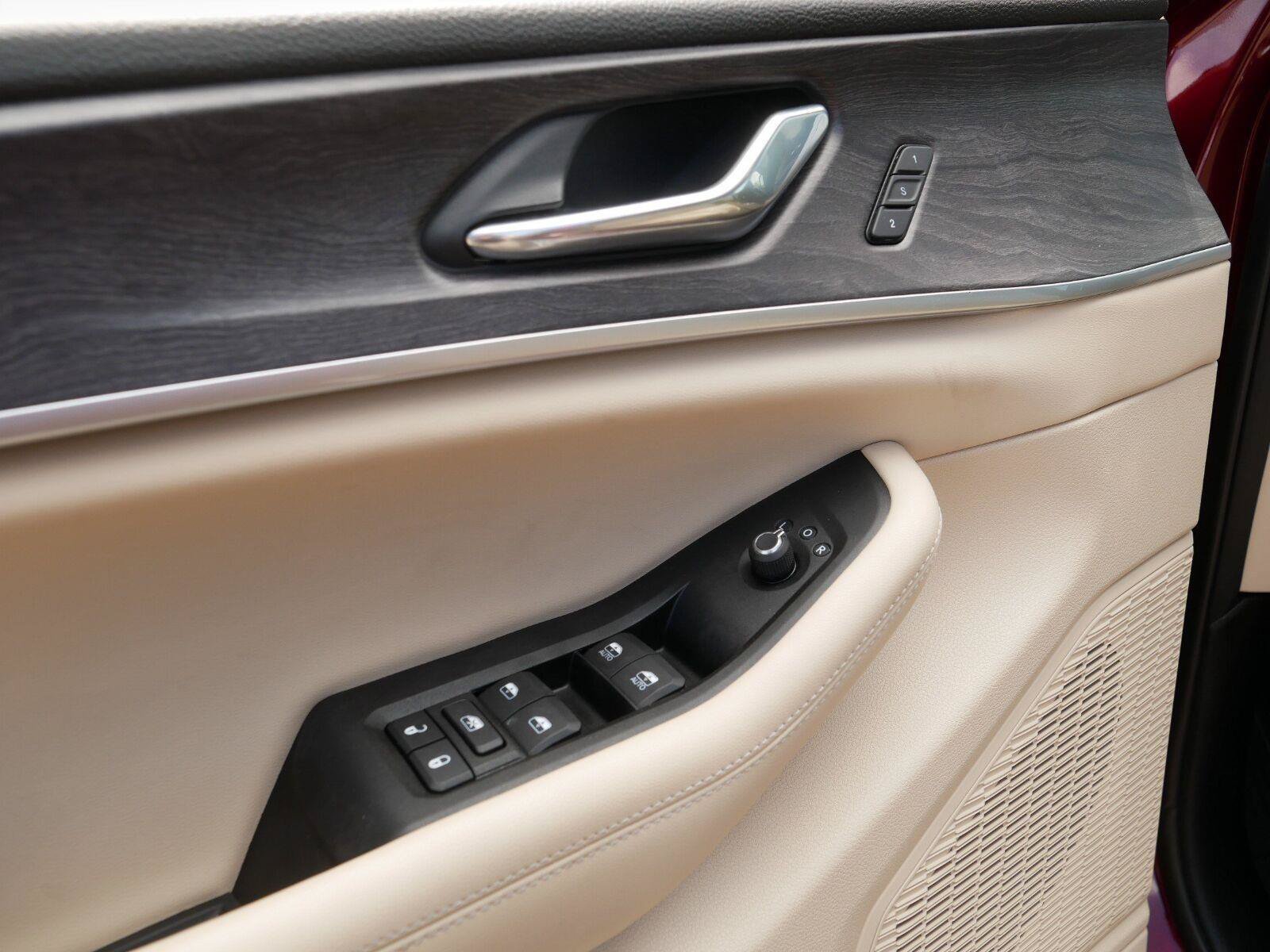 New 2025 Jeep Grand Cherokee L Limited AWD/4WD image 13