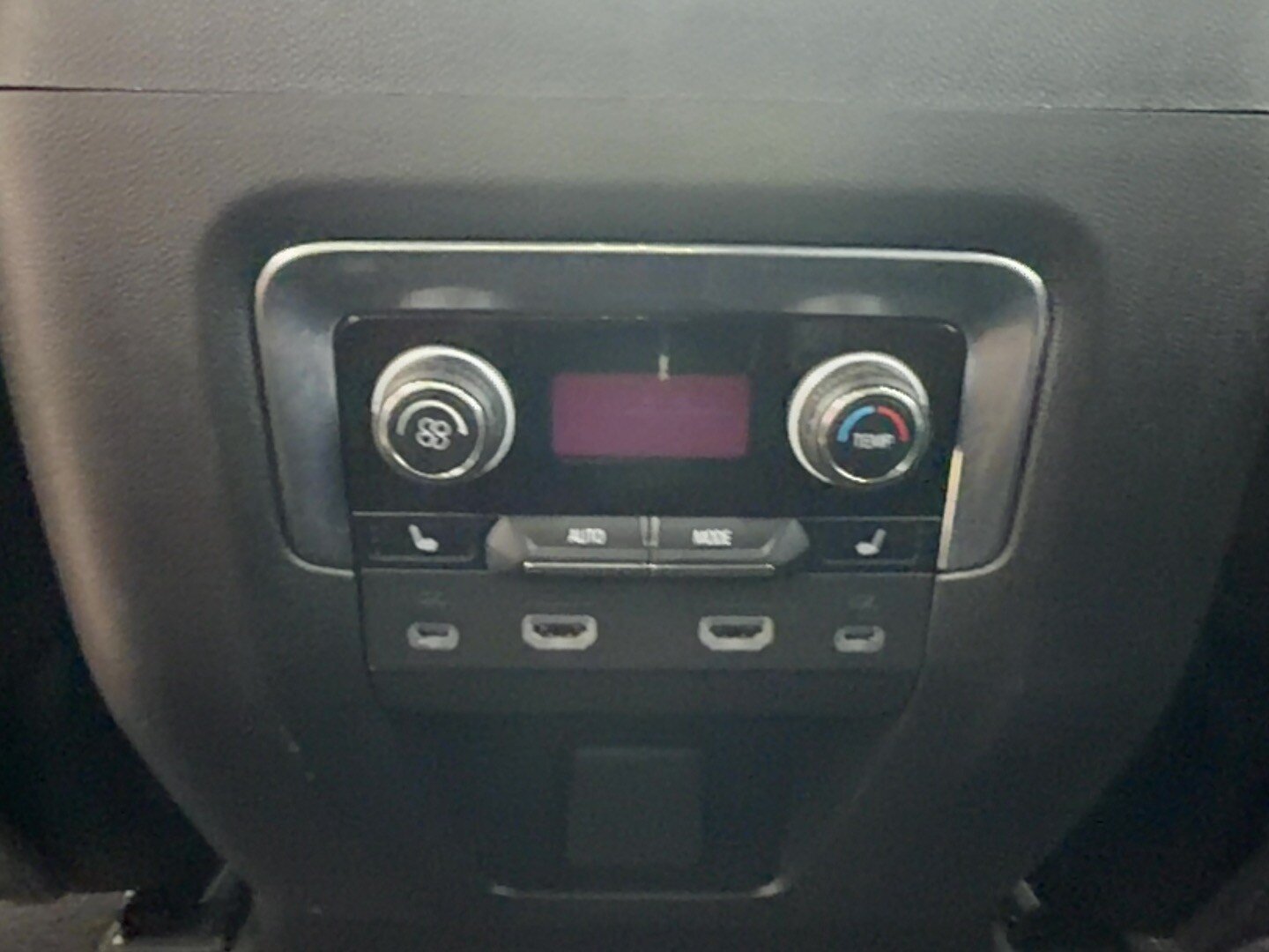 Used 2022 Chevrolet Suburban High Country w/ LPO, Illumination Package AWD/4WD image 23