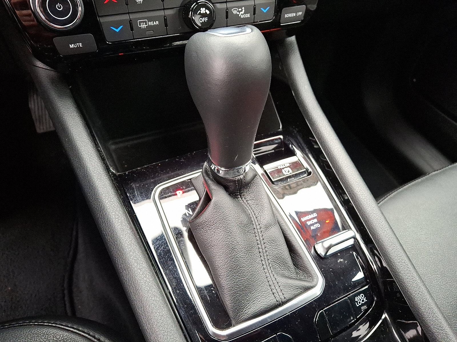 Used 2023 Jeep Compass Limited image 16