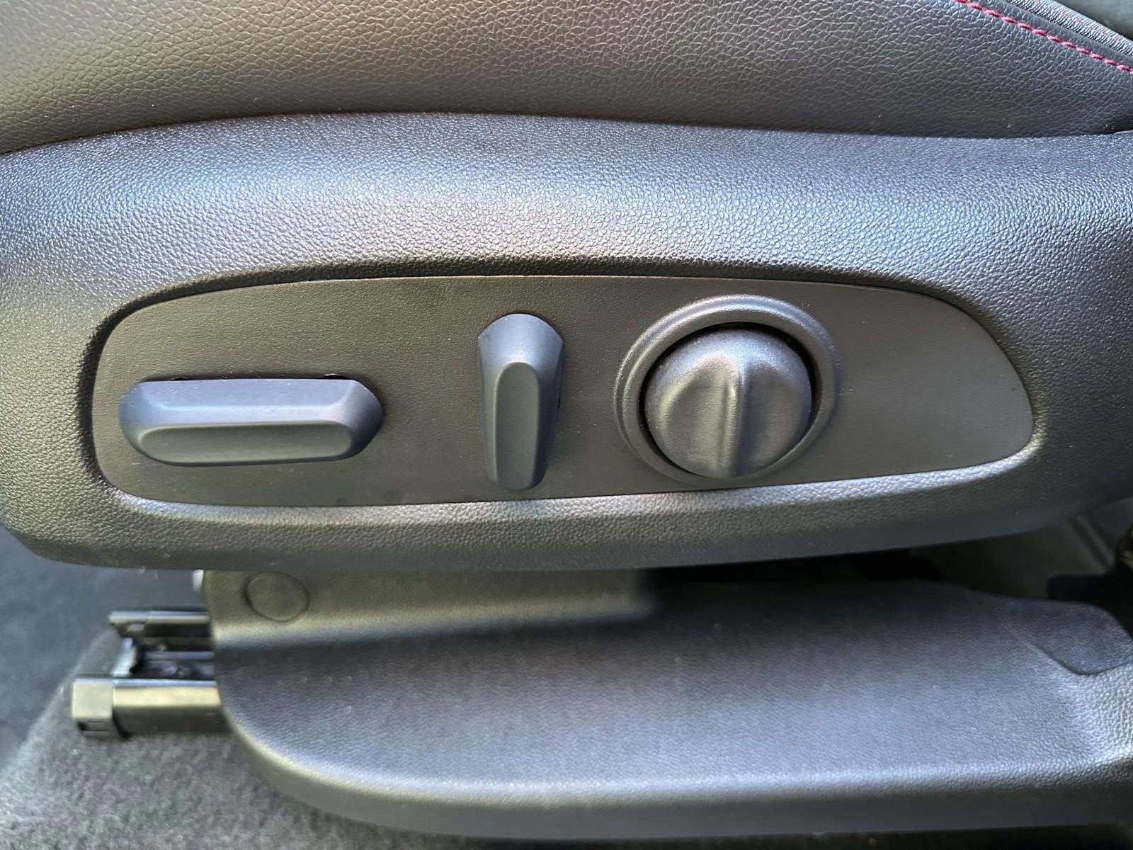 Certified 2023 Chevrolet Equinox RS image 1