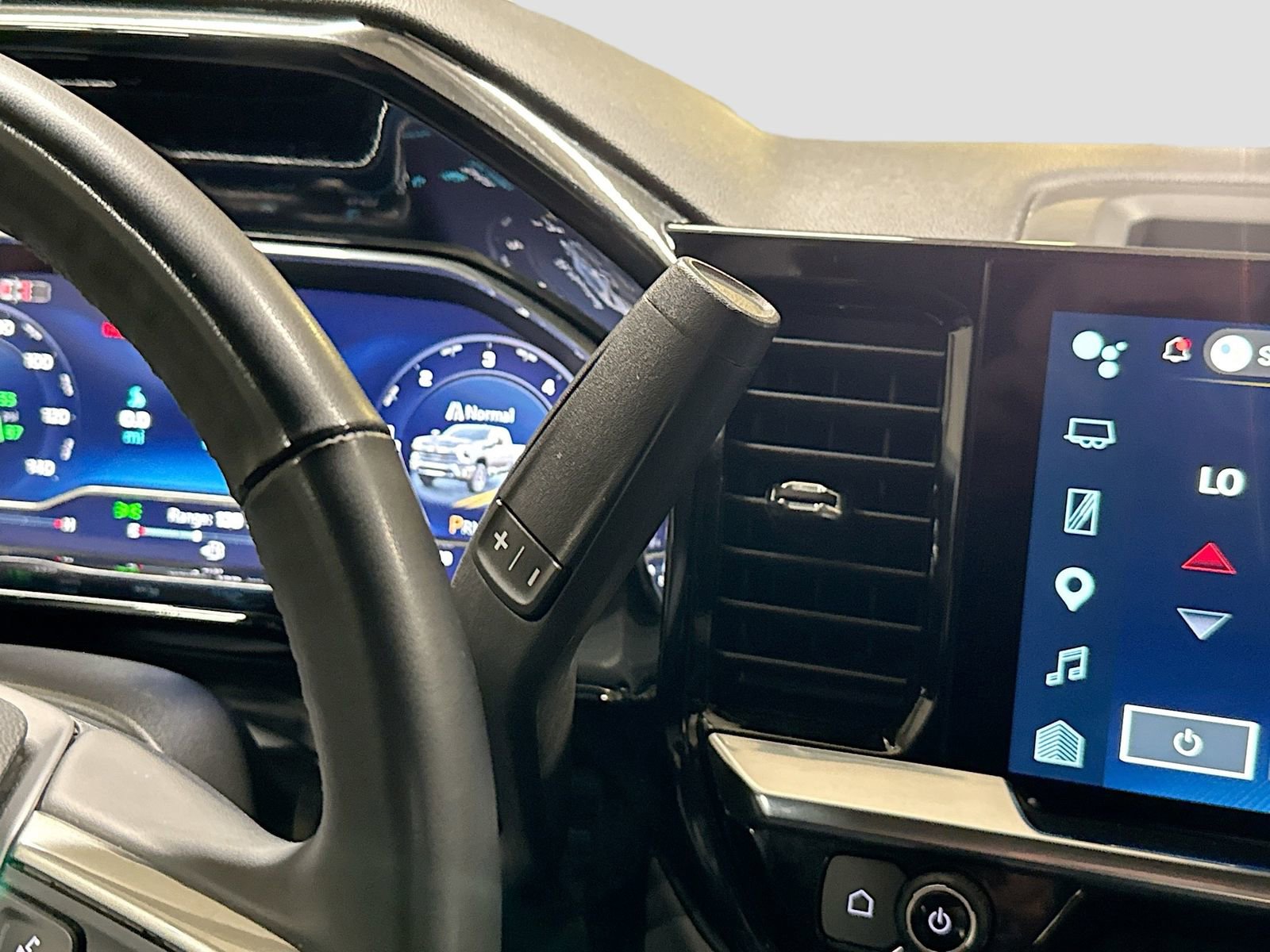 Certified 2025 Chevrolet Silverado 2500 LT w/ Convenience Package image 20